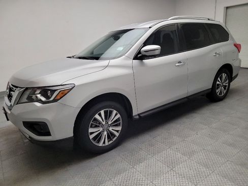 Used 2019 Nissan Pathfinder SL AWD/4WD image 2