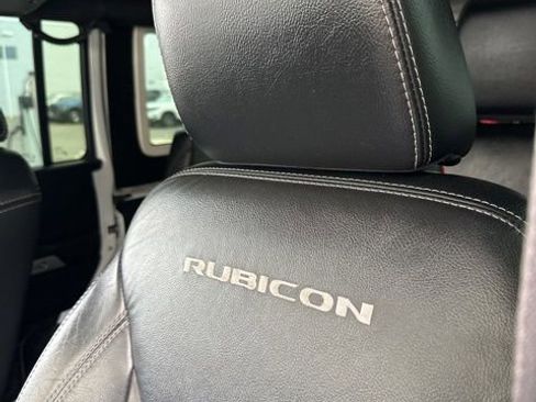 Used 2015 Jeep Wrangler Unlimited Rubicon w/ Dual Top Group AWD/4WD image 9