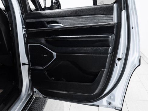 Used 2024 Jeep Wagoneer Series II image 53