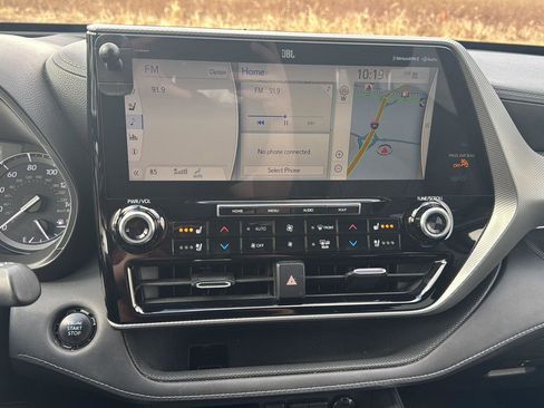 Used 2020 Toyota Highlander Platinum image 15