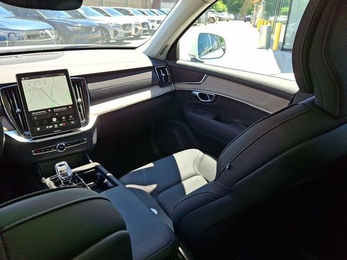 Certified 2025 Volvo XC90 B6 Plus AWD/4WD image 11