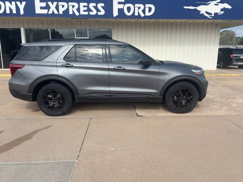 Used 2022 Ford Explorer Timberline AWD/4WD image 2