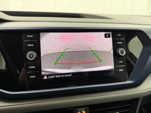 Used 2024 Volkswagen Taos SE image 18