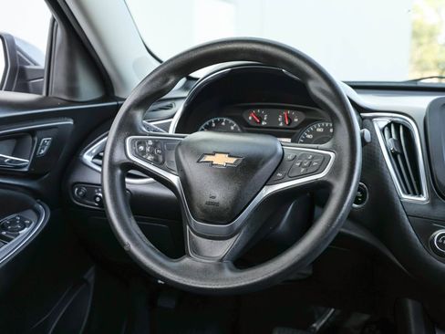 Used 2018 Chevrolet Malibu LT image 29