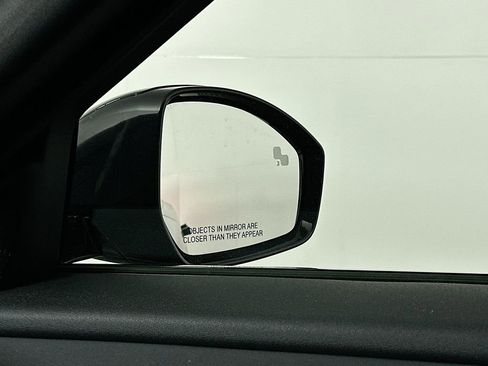 Used 2024 Land Rover Range Rover Velar Dynamic SE image 24