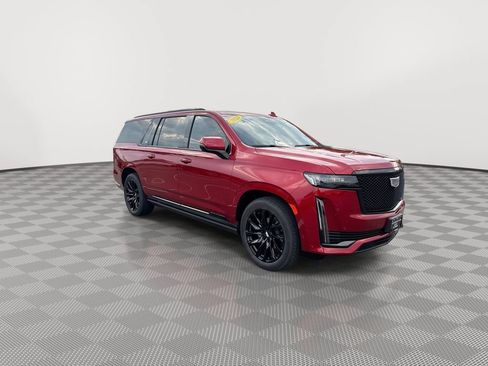 Used 2023 Cadillac Escalade ESV Sport Platinum w/ LPO, ONYX Package AWD/4WD image 2