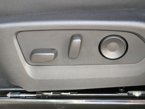 New 2026 GMC Canyon Elevation w/ Convenience Package image 21