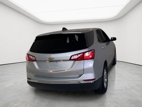Used 2020 Chevrolet Equinox LT w/ Driver Convenience Package FWD image 2