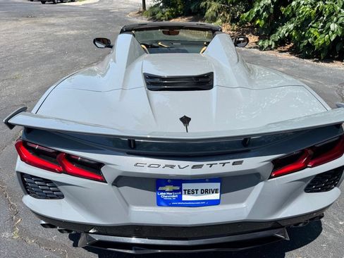 Used 2025 Chevrolet Corvette Stingray Preferred Conv w/ Z51 Performance Package RWD image 32