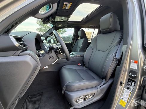 New 2026 Lexus LX 700h Luxury AWD/4WD image 5