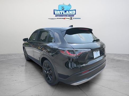 Used 2025 Honda HR-V Sport image 3