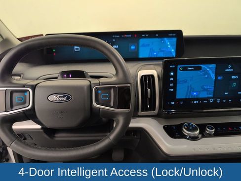 Used 2025 Ford Expedition Active RWD image 24