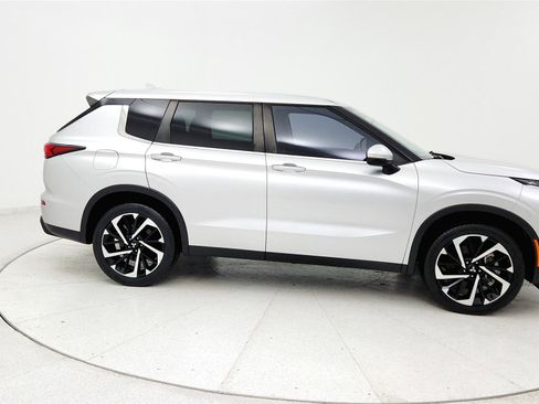 Used 2022 Mitsubishi Outlander ES FWD image 6