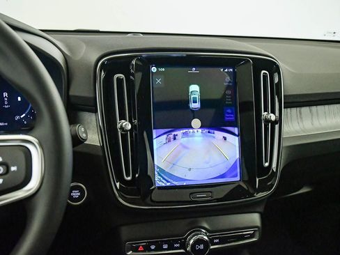New 2026 Volvo XC40 B5 Core AWD/4WD image 20