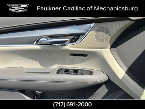 Used 2017 Cadillac XT5 Luxury w/ Driver Awareness Package AWD/4WD image 26
