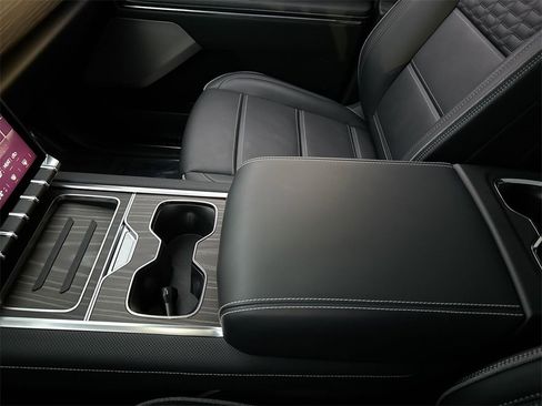 Used 2024 GMC Sierra EV Denali image 21