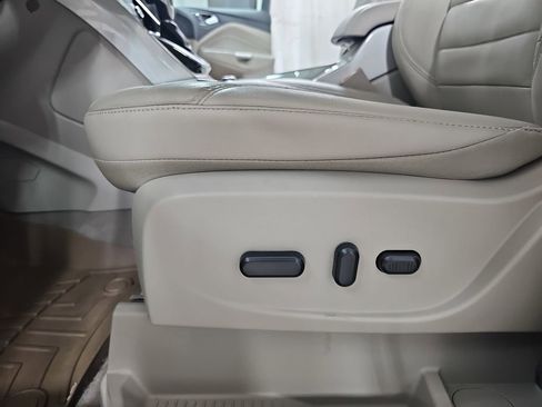 Used 2016 Ford C-MAX SEL w/ Equipment Group 303A FWD image 35