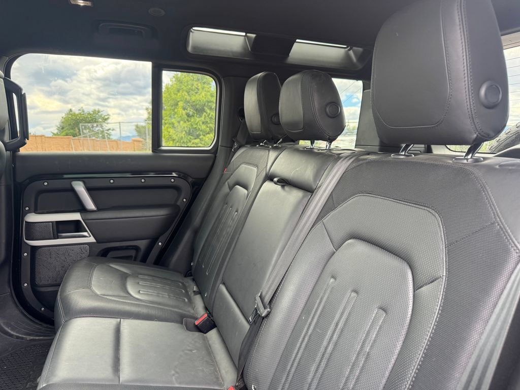 Used 2022 Land Rover Defender 110 X-Dynamic HSE AWD/4WD image 8