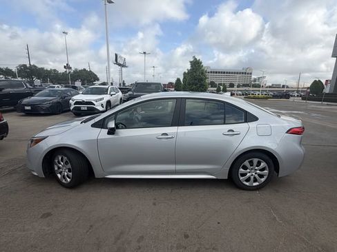 Used 2024 Toyota Corolla LE image 8