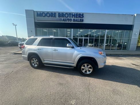 Used 2013 Toyota 4Runner SR5 image 1