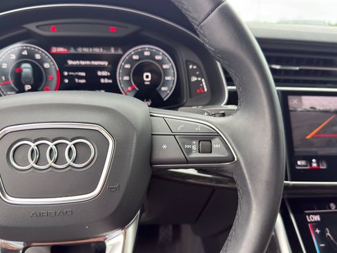Used 2023 Audi Q7 3.0T Premium w/ Convenience Package AWD/4WD image 19