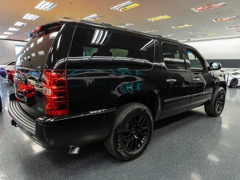 Used 2012 Chevrolet Suburban LTZ image 5