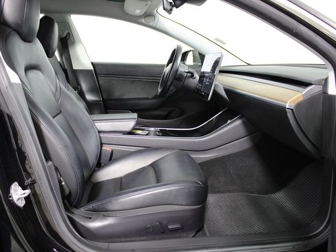 Used 2019 Tesla Model 3 Standard Range Plus image 12