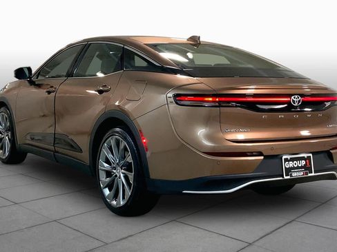 Used 2025 Toyota Crown Limited w/ Advanced Technology Package image 11