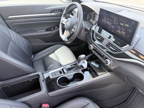 Certified 2024 Nissan Altima 2.5 SR w/ SR Premium Package image 19