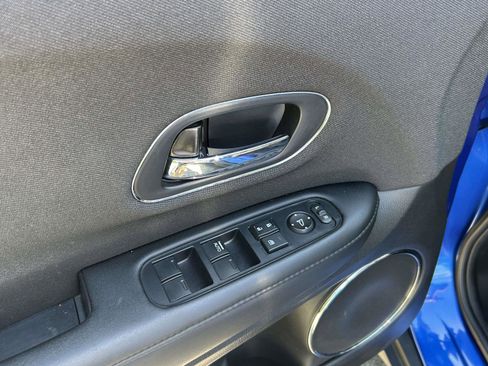 Used 2022 Honda HR-V EX image 18