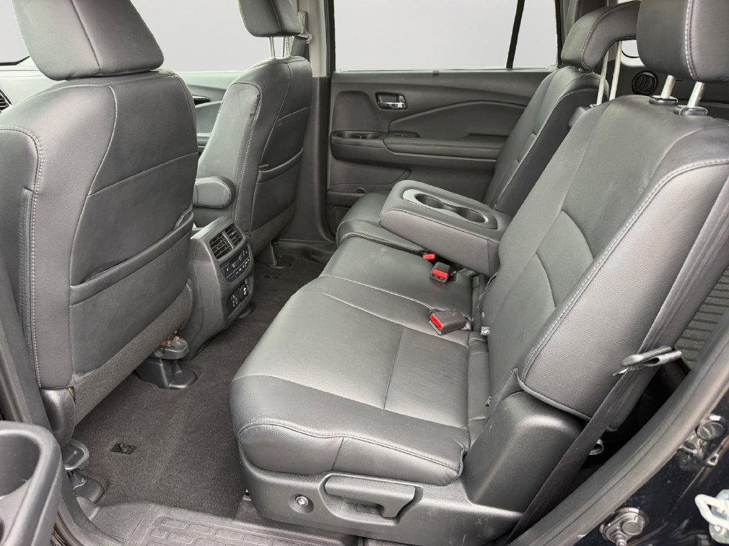 Used 2021 Honda Pilot Touring image 12