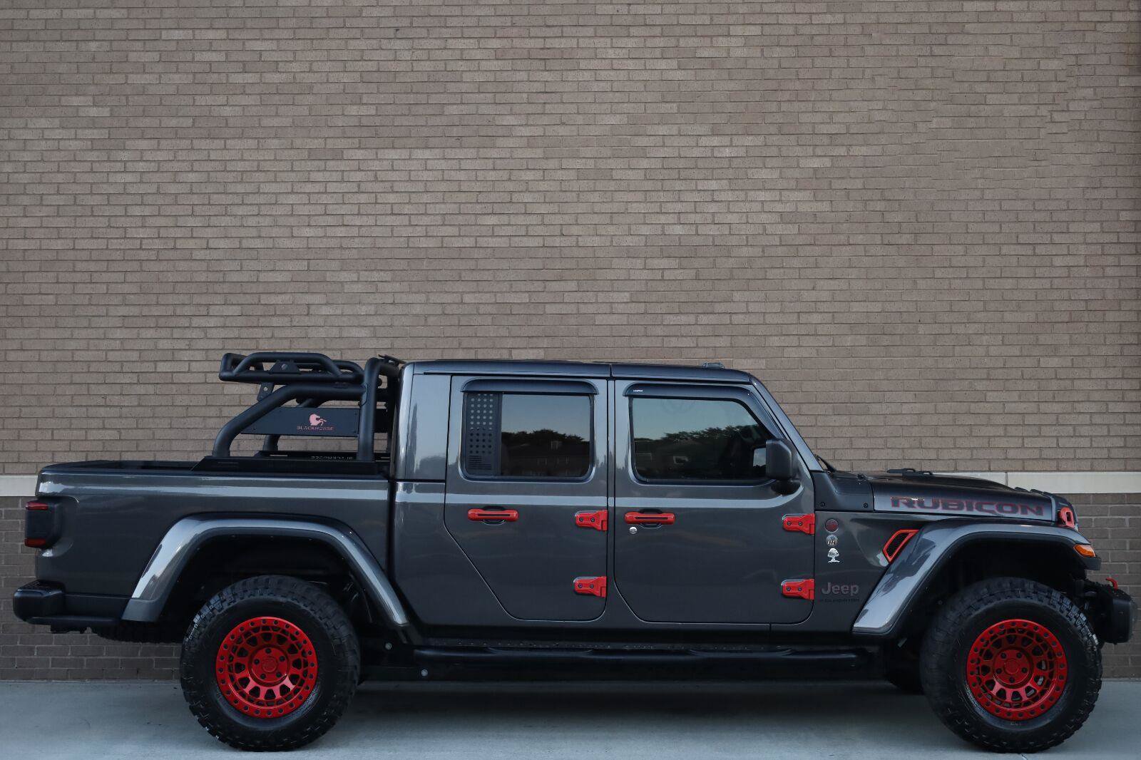 Used 2025 Jeep Gladiator Rubicon AWD/4WD image 3