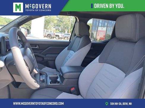 Used 2025 Toyota Tacoma TRD Off-Road AWD/4WD image 12