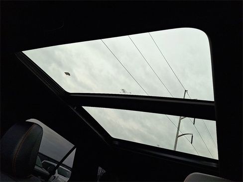 Certified 2024 Ford Explorer ST-Line w/ Class IV Trailer Tow Package image 15