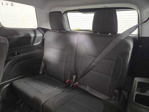 Certified 2023 GMC Acadia SLE image 13