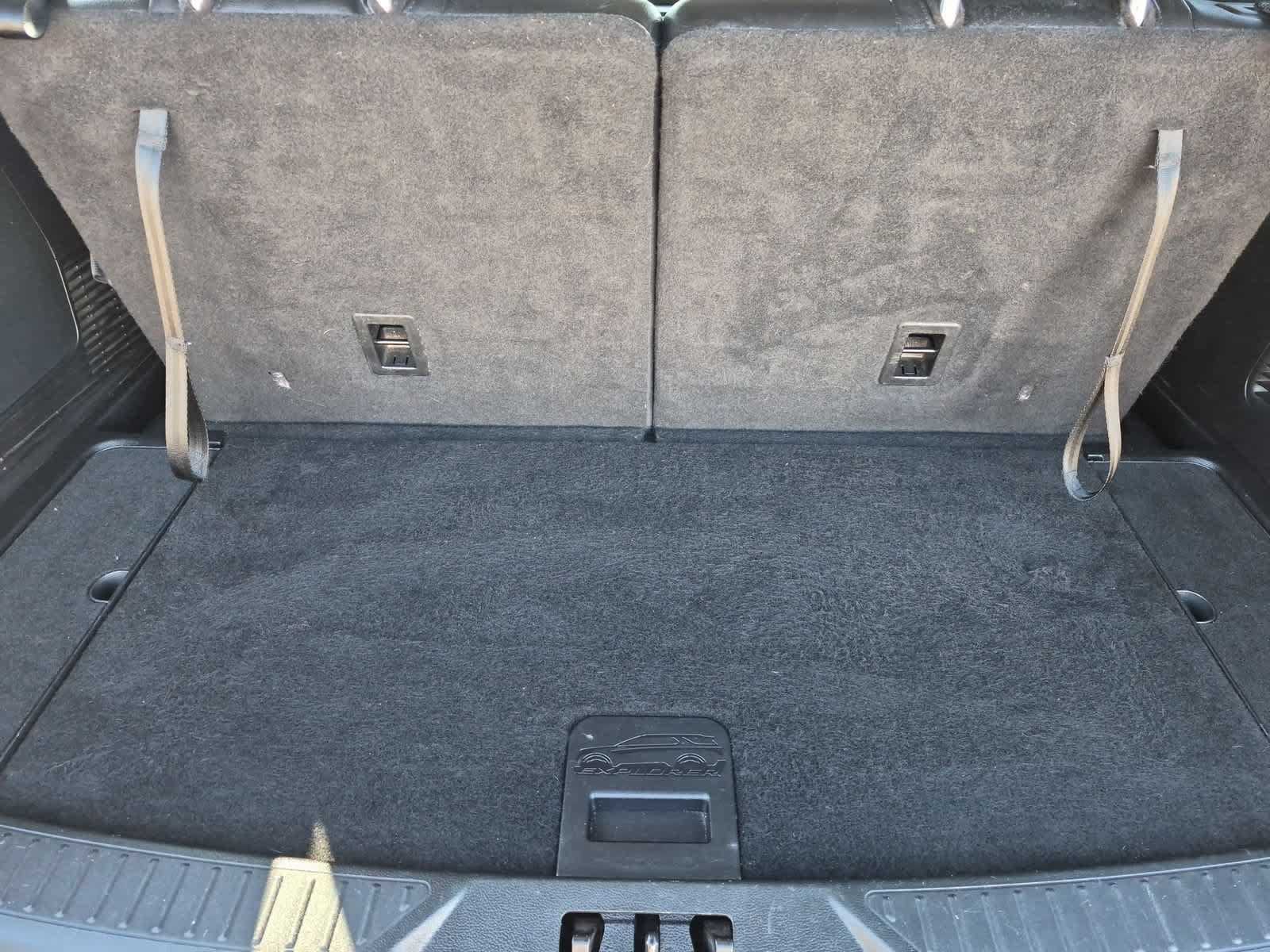 Used 2020 Ford Explorer XLT w/ Equipment Group 202A AWD/4WD image 33