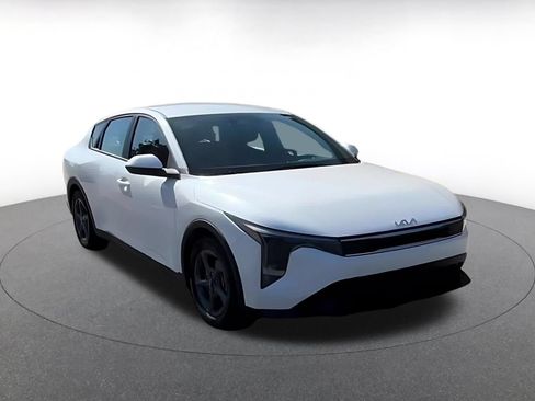 Used 2026 Kia K4 FWD image 3