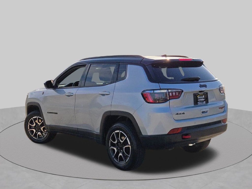 Used 2024 Jeep Compass Trailhawk AWD/4WD image 13