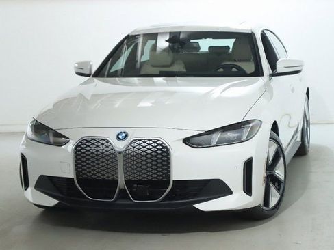 Used 2025 BMW i4 xDrive40i w/ Parking Assistance Package image 3