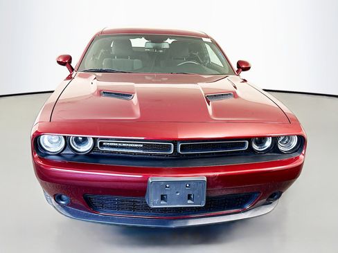 Used 2023 Dodge Challenger SXT image 2
