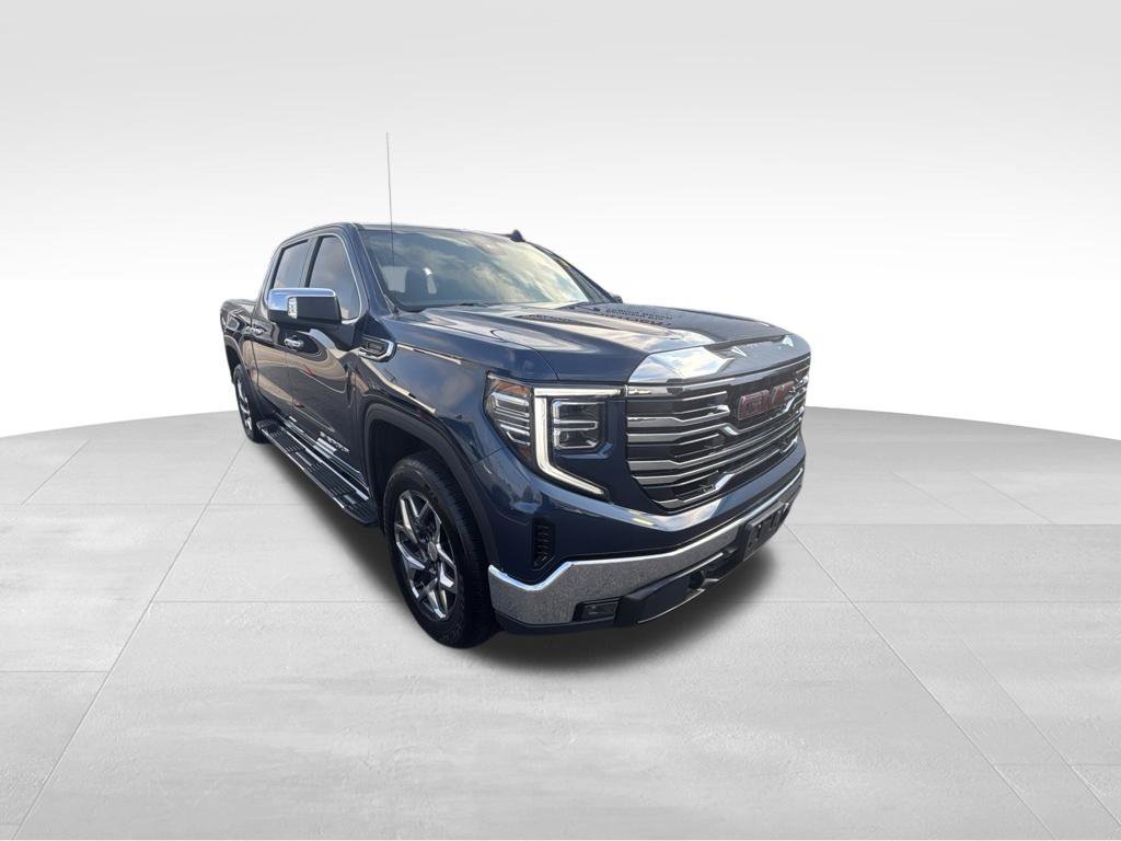 Used 2023 GMC Sierra 1500 SLT w/ SLT Premium Package AWD/4WD image 8