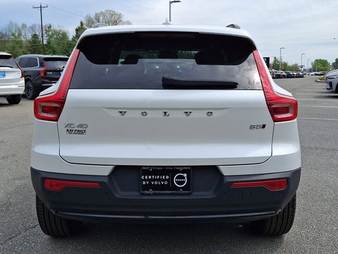 Certified 2023 Volvo XC40 B5 Plus w/ Protection Package Premier AWD/4WD image 5