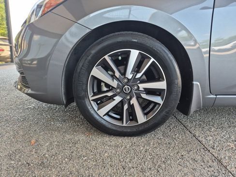 Used 2020 Nissan Versa SV FWD image 21