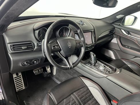 Used 2019 Maserati Levante Trofeo image 4