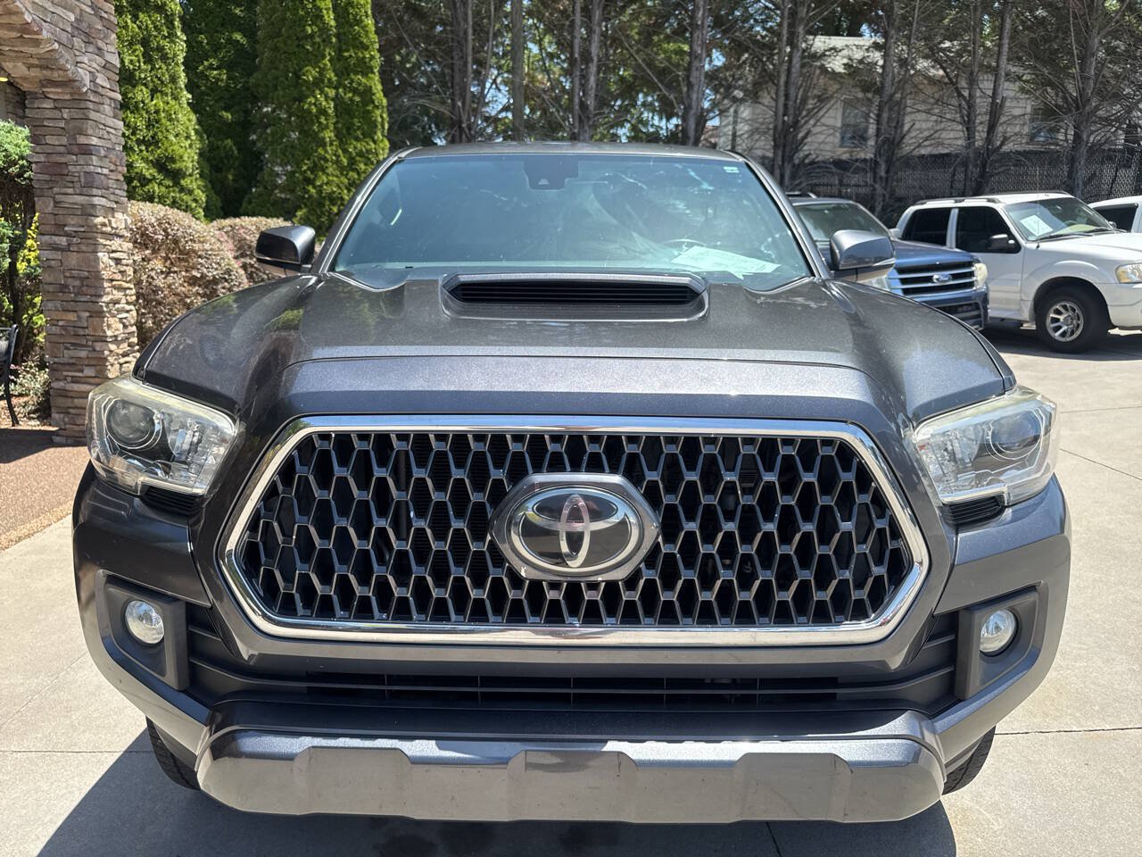 Used 2019 Toyota Tacoma TRD Sport AWD/4WD image 6