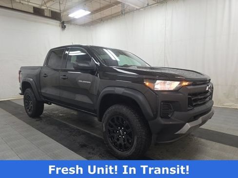 Used 2024 Chevrolet Colorado Trail Boss w/ Advanced Trailering Package AWD/4WD image 4