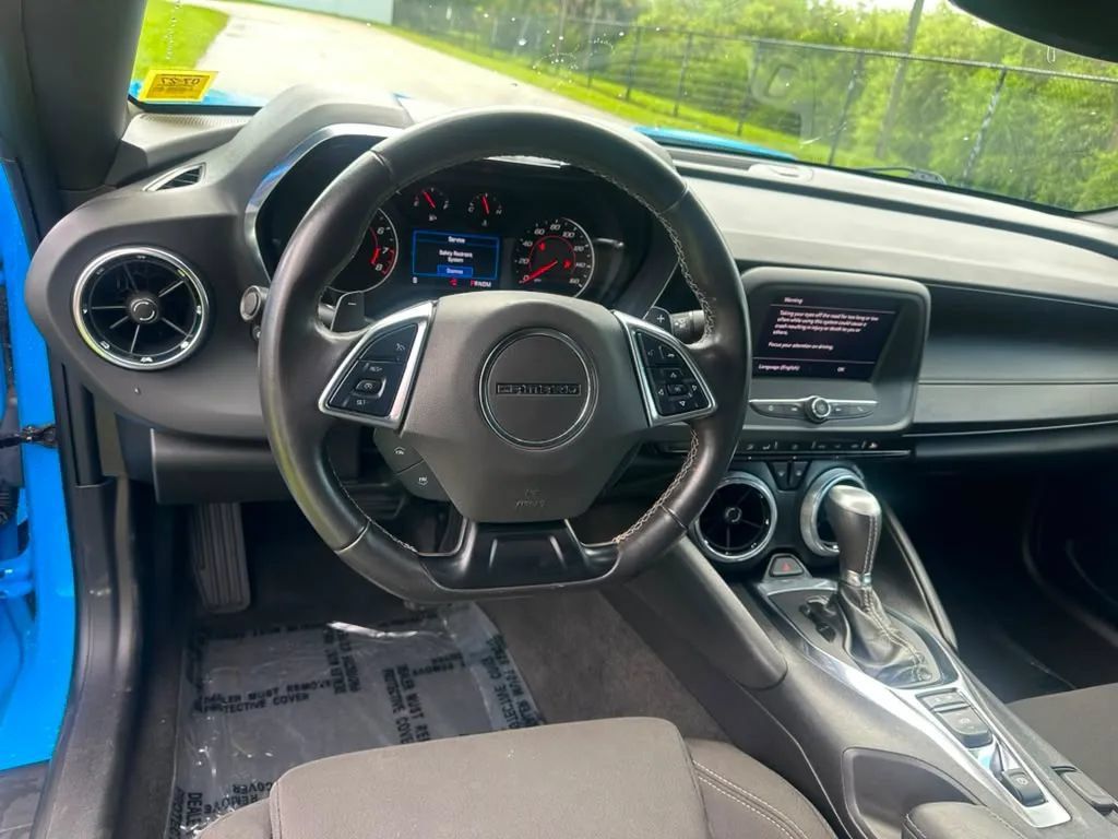 Used 2022 Chevrolet Camaro LT RWD image 9