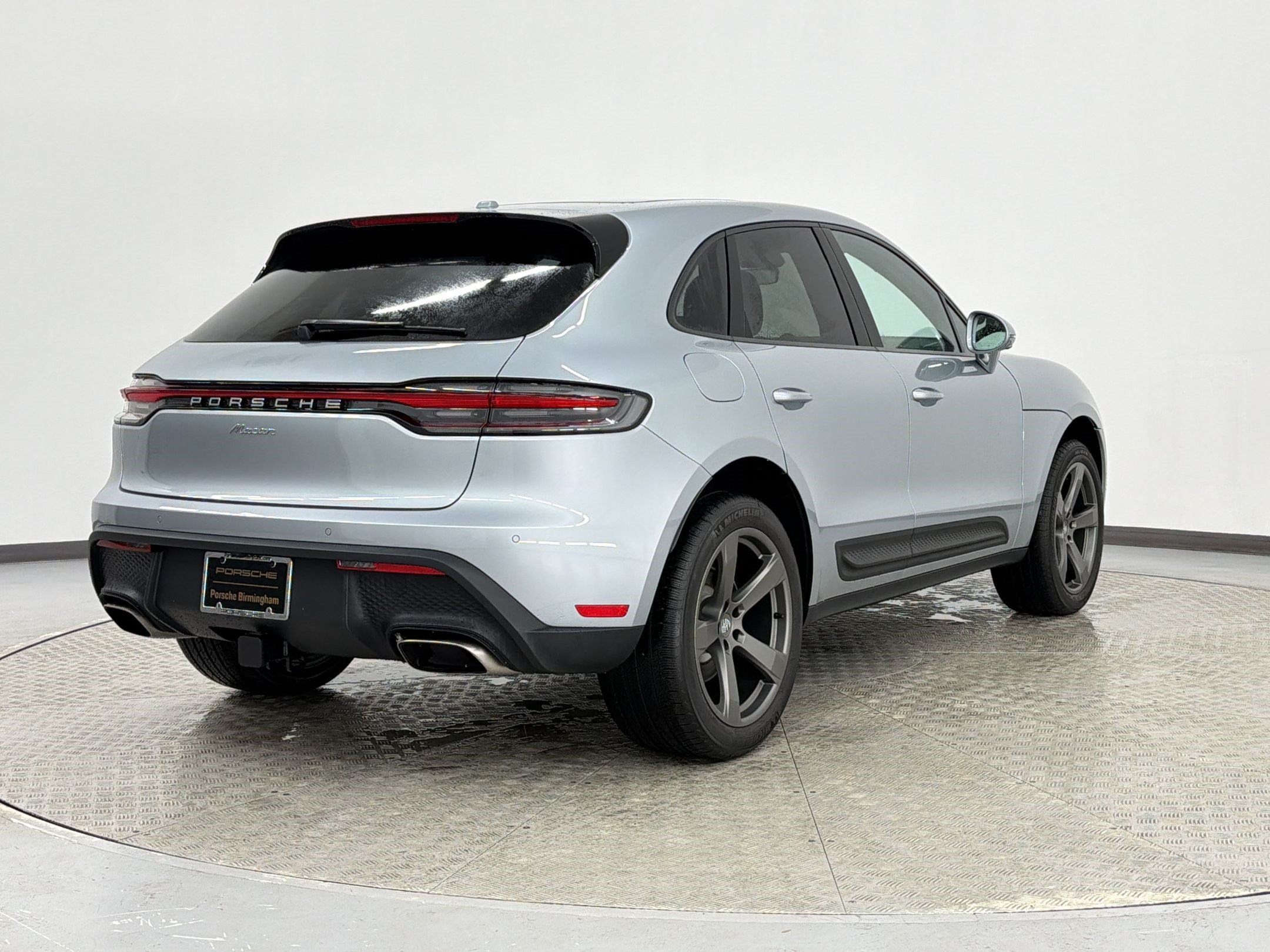 Used 2026 Porsche Macan AWD/4WD image 9