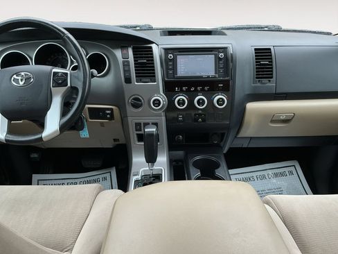 Used 2014 Toyota Sequoia SR5 AWD/4WD image 17