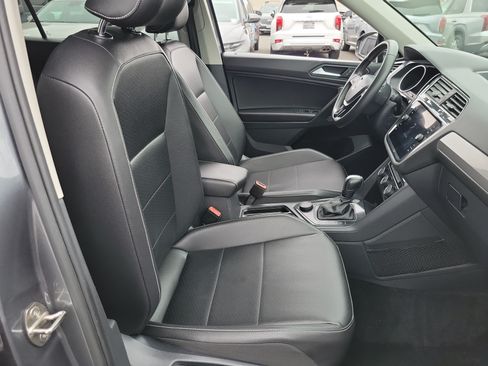 Used 2021 Volkswagen Tiguan SE AWD/4WD image 19